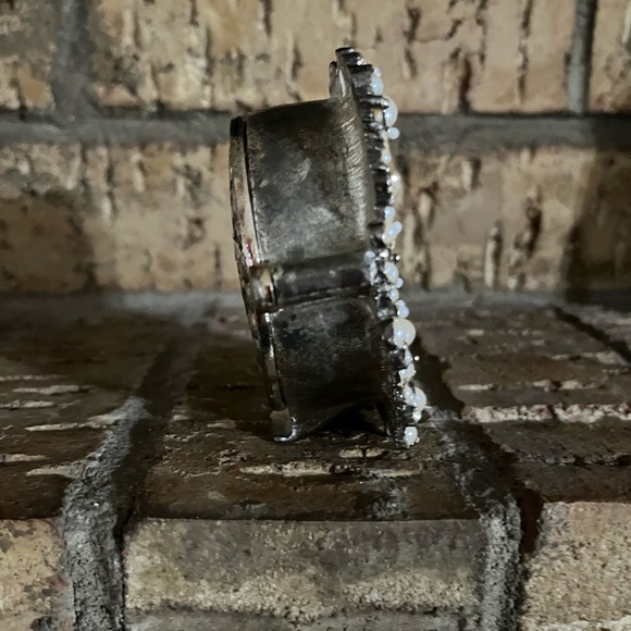 A VINTAGE PEARLIZED LOVELY CLOCK - Picture 5 of 8